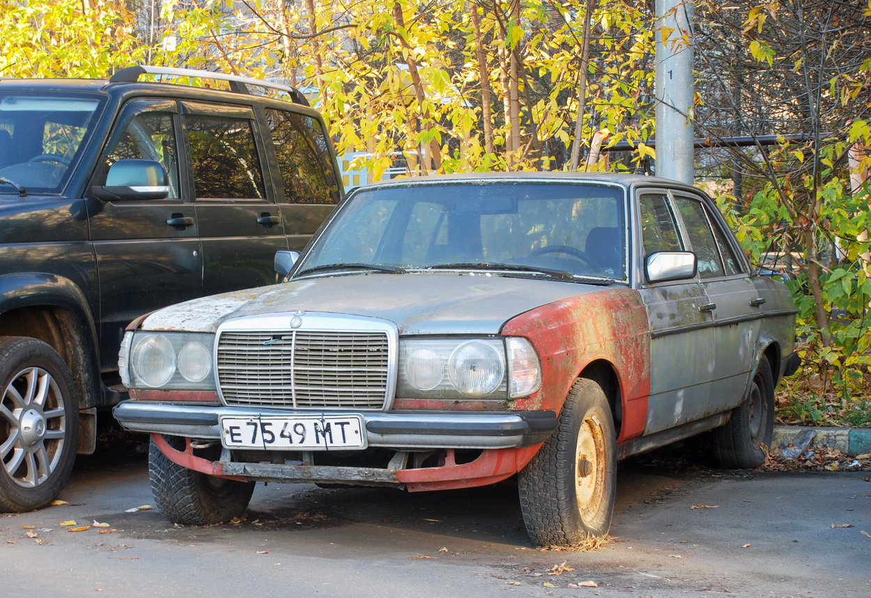 Москва, № Е 7549 МТ — Mercedes-Benz (W123) '76-86
