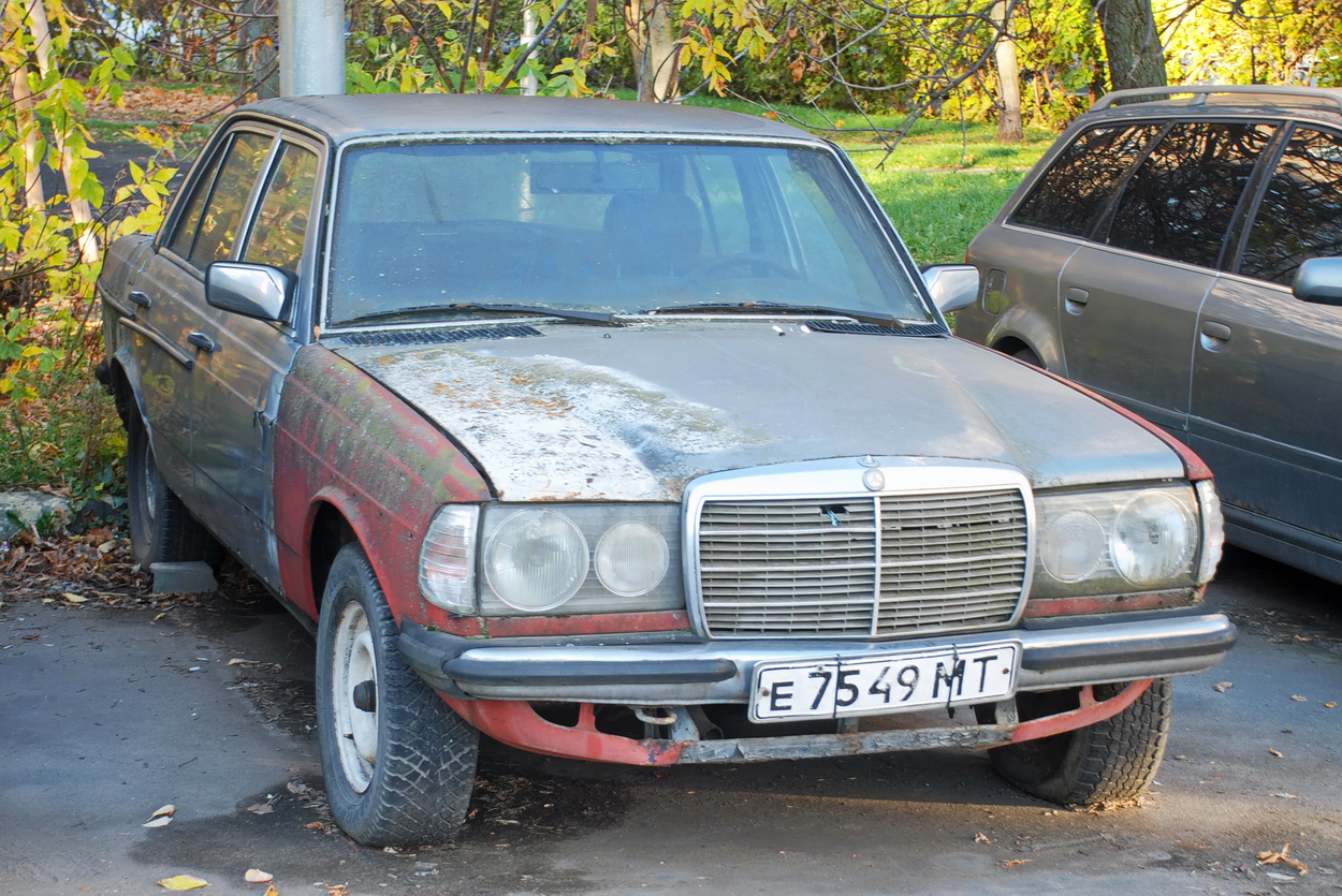Москва, № Е 7549 МТ — Mercedes-Benz (W123) '76-86