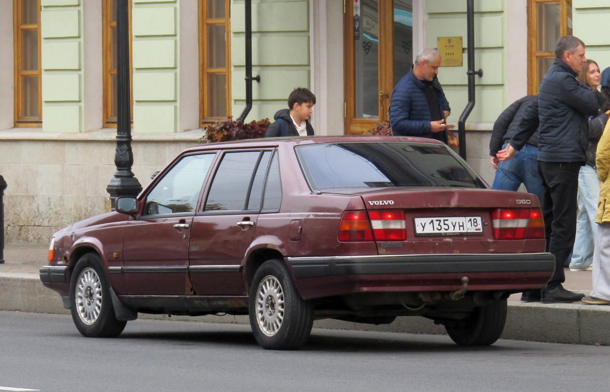 Удмуртия, № У 135 УН 18 — Volvo 960 '90-98
