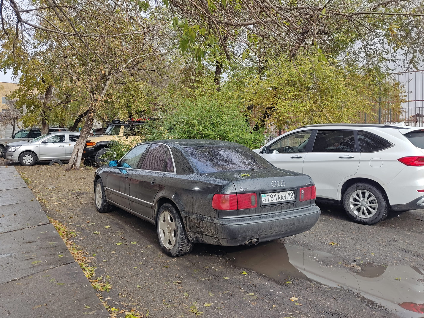 Абайская область, № 781 AAV 18 — Audi A8 (D2) '94-99