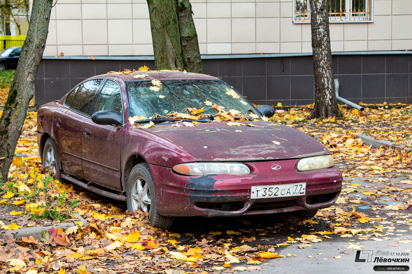 Москва, № Т 352 СА 77 — Oldsmobile Alero '98-04