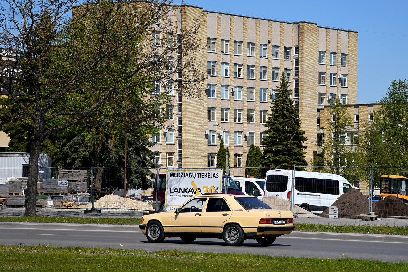 Литва, № DAR 211 — Mercedes-Benz 190 (W201) '82-93