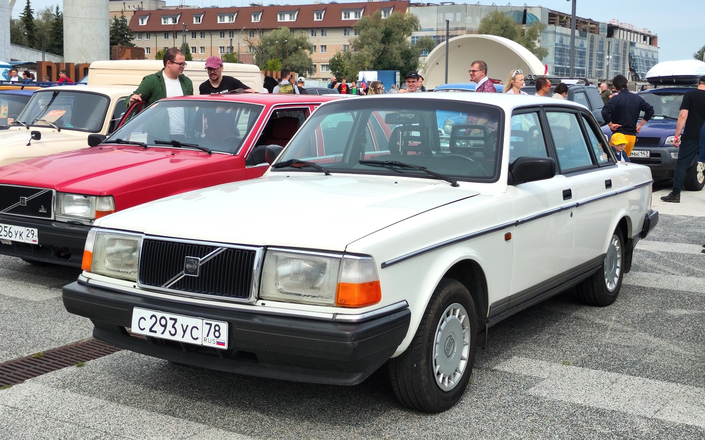 Санкт-Петербург, № С 293 УС 78 — Volvo 240 GL '86–93; Новгородская область — Фестиваль "Авто Ретро Вече 2026"