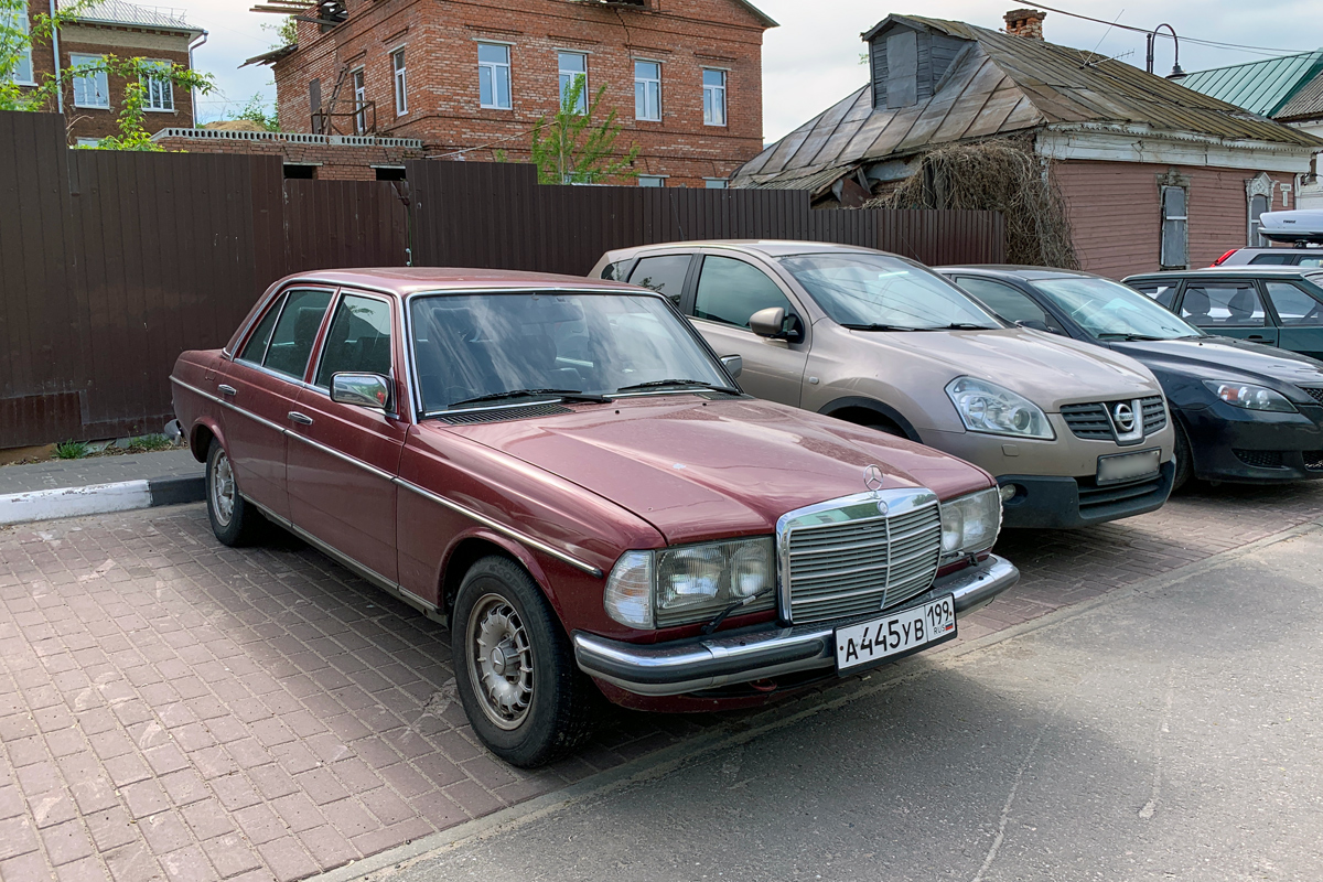 Москва, № А 445 УВ 199 — Mercedes-Benz (W123) '76-86