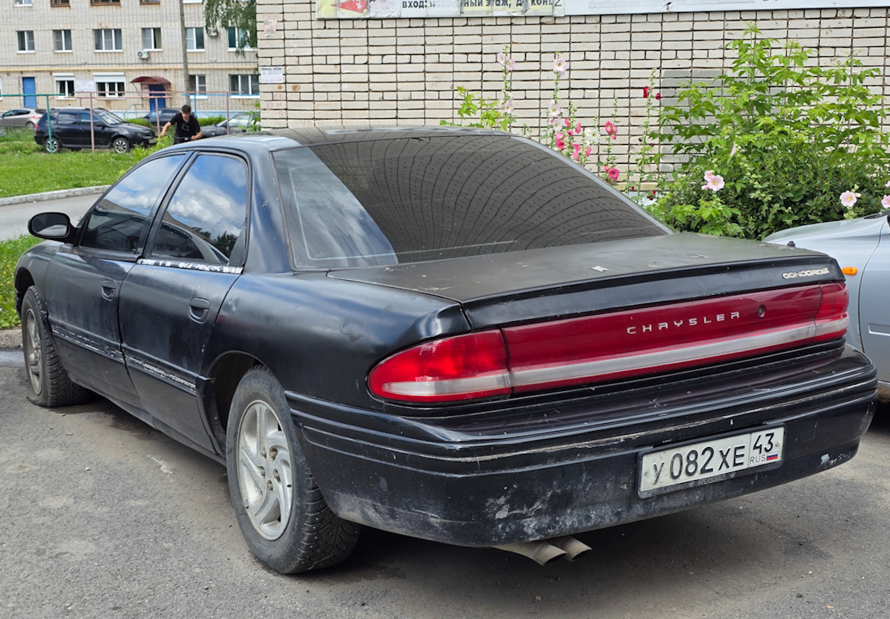 Чувашия, № У 082 ХЕ 43 — Chrysler Concorde (1G) '93-97