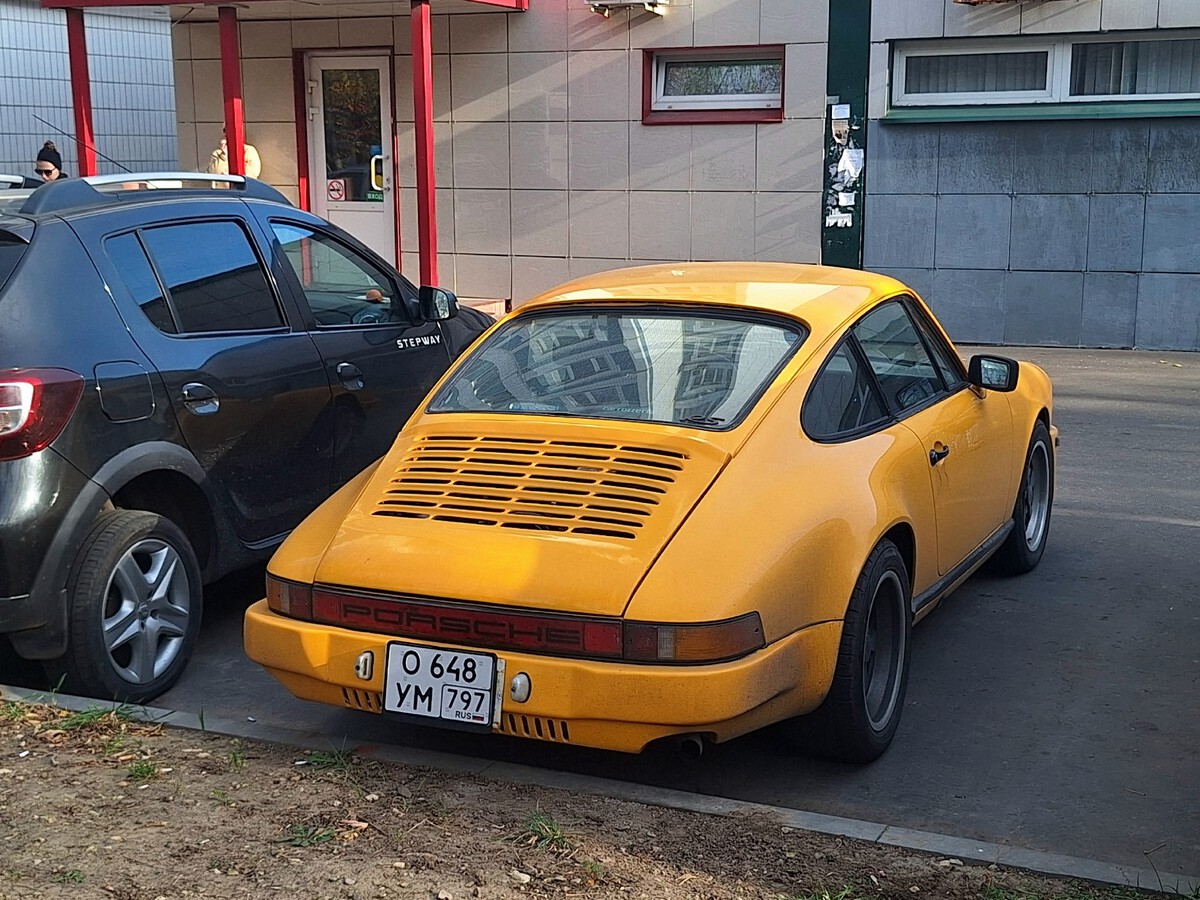 Москва, № О 648 УМ 797 — Porsche 911 (930) '73-89